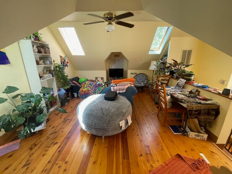 More Photos Of 124 Bank St, Grass Valley Restaurant For Sale