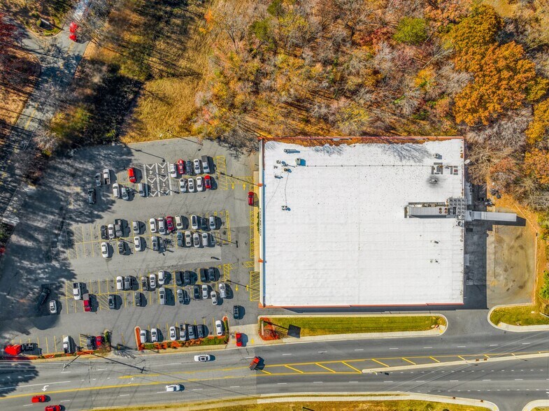 More Photos Of 4709 Lawndale Dr, Greensboro Supermarket For Sale