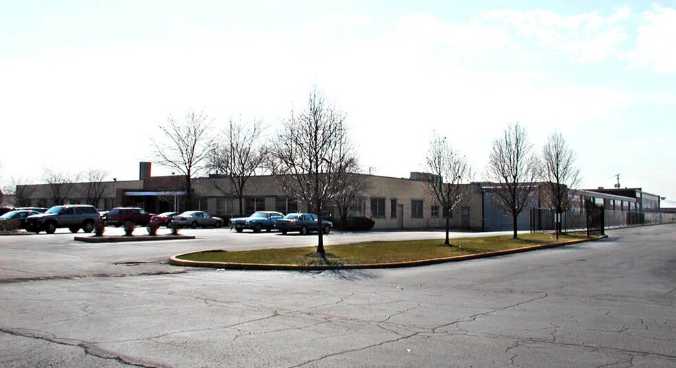 More Photos Of 8080-8088 McCormick Blvd, Skokie Manufacturing For Lease