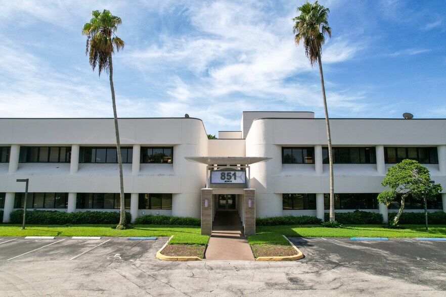 More Photos Of 851 Broken Sound Pky NW, Boca Raton Office For Lease