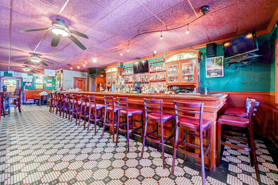 More Photos Of 291 Main St, Eynon Restaurant For Sale