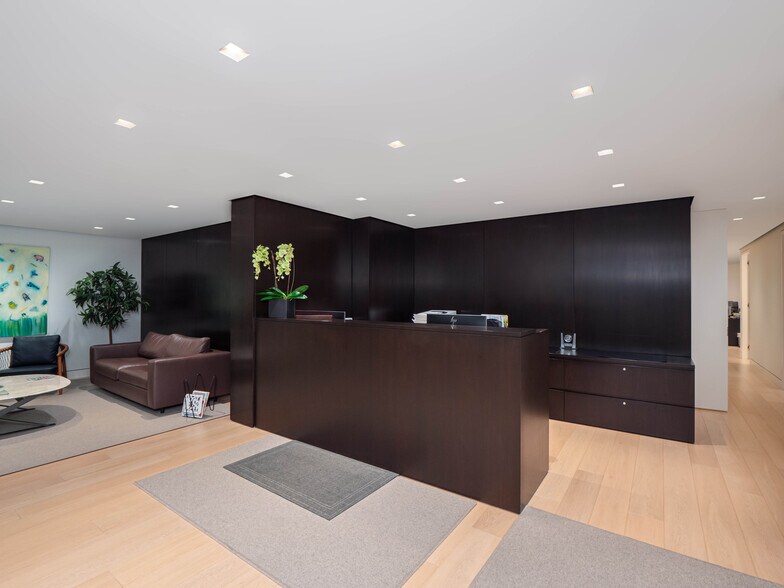 More Photos Of 650 Park Ave, New York Apartments For Sale