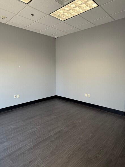 More Photos Of 15845 S 46th St, Phoenix Medical For Lease