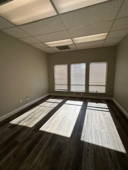 More Photos Of 1746 Grand Canal Blvd, Stockton Office For Sale