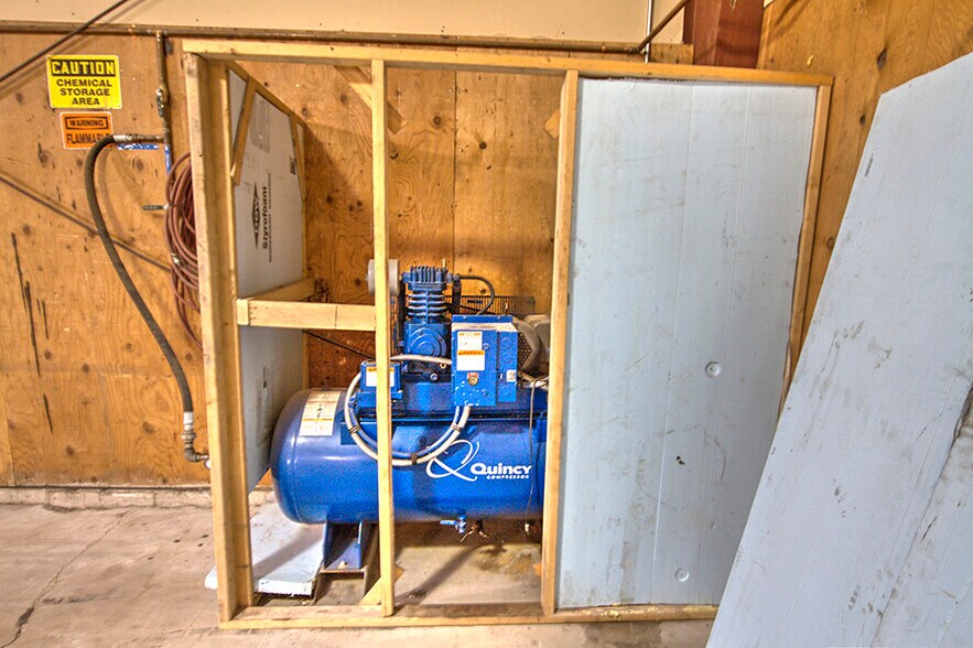 More Photos Of 225 West St, Evanston Light Manufacturing For Sale