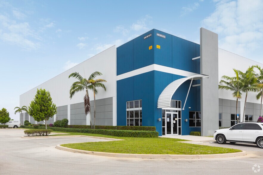 Primary Photo Of 5499 NW 145th St, Opa Locka Warehouse For Lease