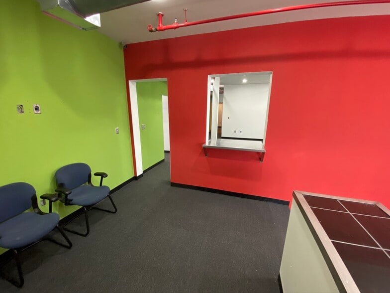 More Photos Of 1501 Iron St, North Kansas City Warehouse For Lease