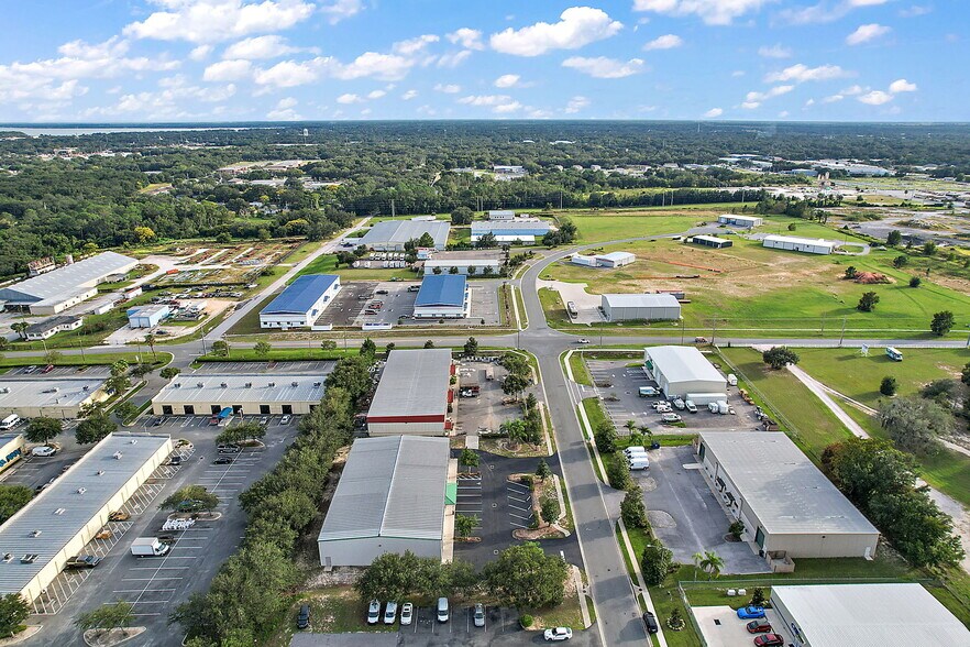 More Photos Of 1811 Greenleaf Ln, Leesburg Warehouse For Lease