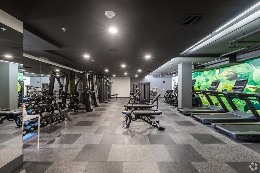 More Photos Of 800-808 S Western Ave, Los Angeles Multifamily For Sale