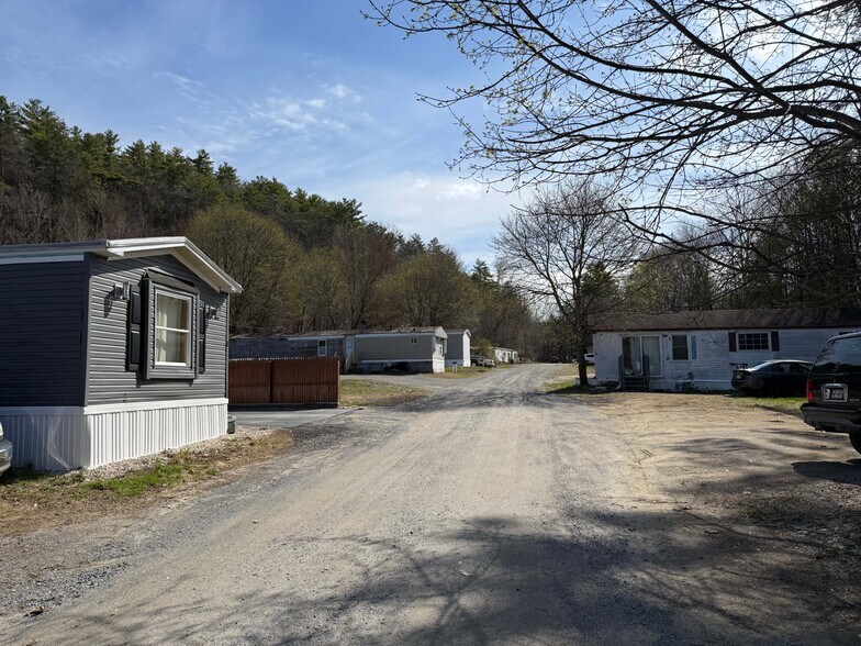 More Photos Of 384 Lake Ave, Lake Luzerne Manufactured Housing Mobile Home Park For Sale