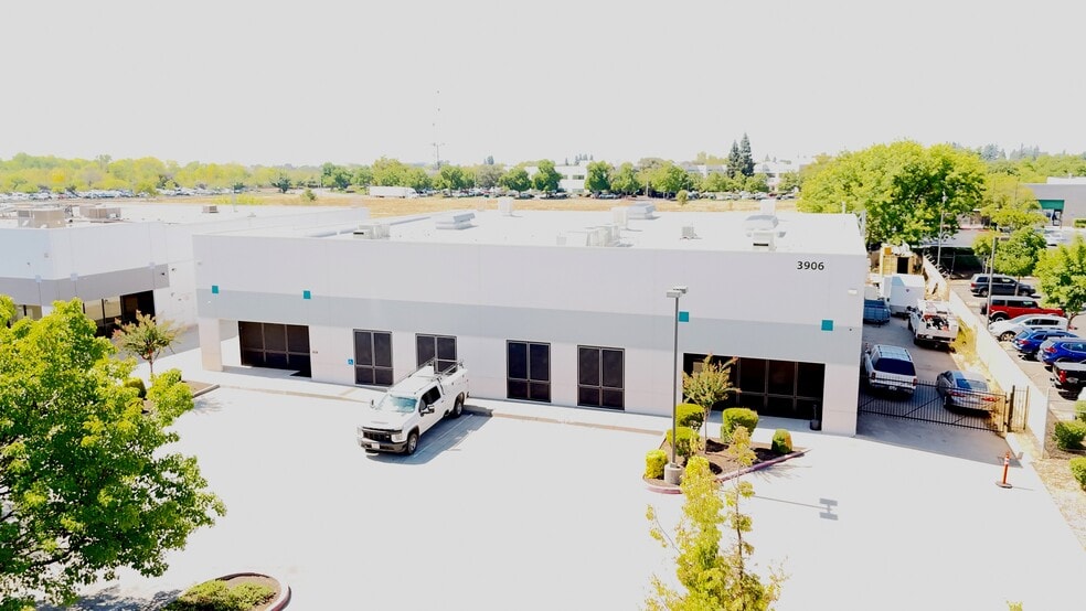 More Photos Of 3906 Kristi Ct, Sacramento Warehouse For Lease