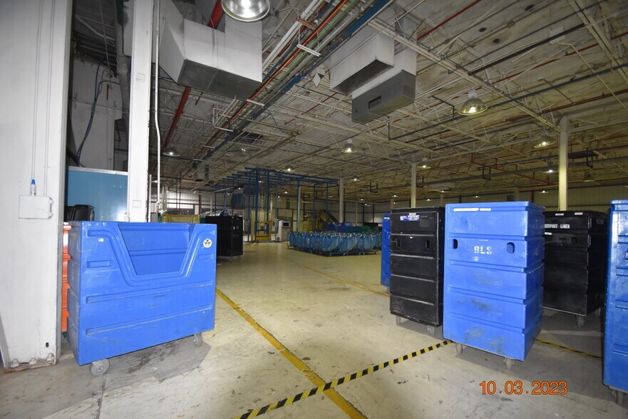 More Photos Of 956 N Broadway St, Greenville Distribution For Sale