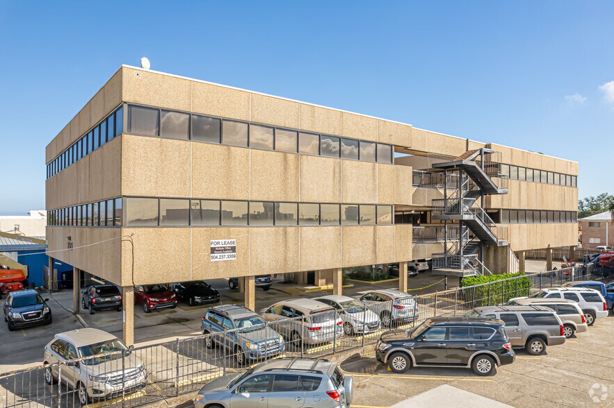 Primary Photo Of 3525 Hessmer Ave, Metairie Medical For Lease