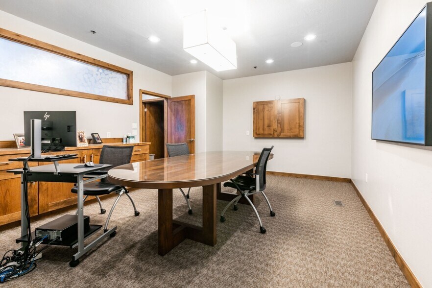 More Photos Of 1920 Prospector Ave, Park City Office For Sale