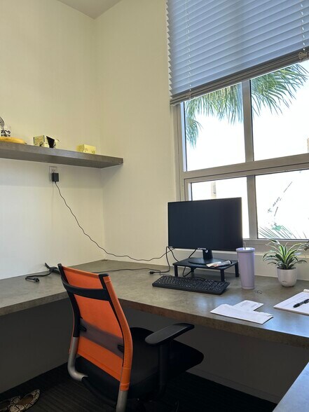 More Photos Of 1860 N Avenida Republica De Cuba, Tampa Office For Sale