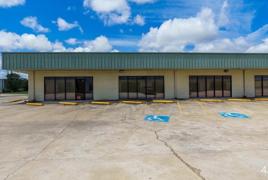 More Photos Of 5809 Patton St, Corpus Christi Medical For Lease
