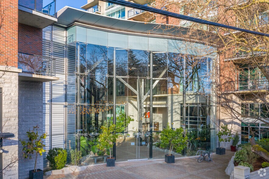 More Photos Of 810 Humboldt St, Victoria Hotel For Lease
