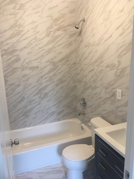 More Photos Of 9110 Avenue L, Brooklyn Storefront For Sale
