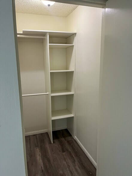 More Photos Of 13956 Vanowen St, Van Nuys Apartments For Sale