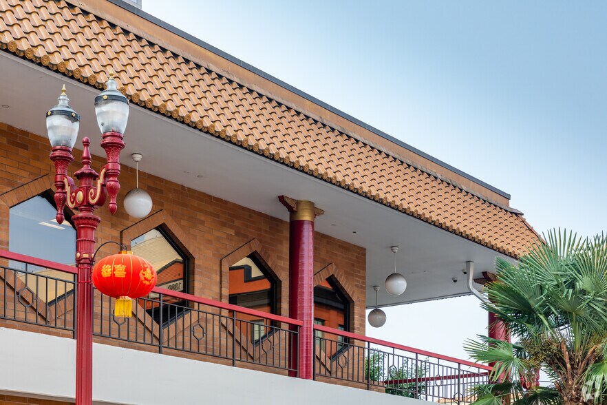 More Photos Of 140 NW 4th Ave, Portland Storefront Retail Office For Lease