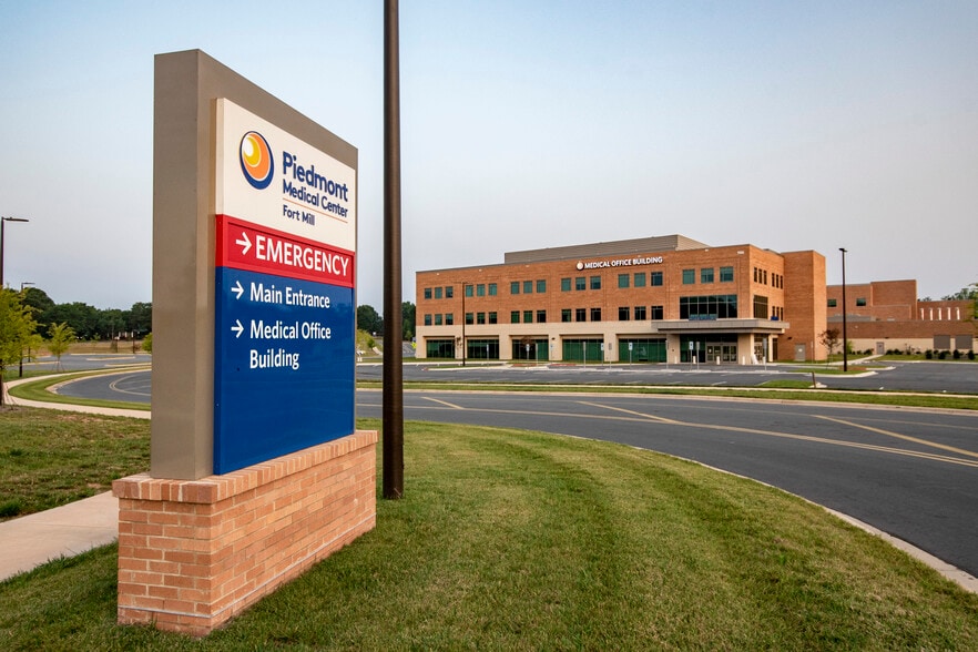 More Photos Of 986 Wellness Way, Fort Mill Medical For Lease