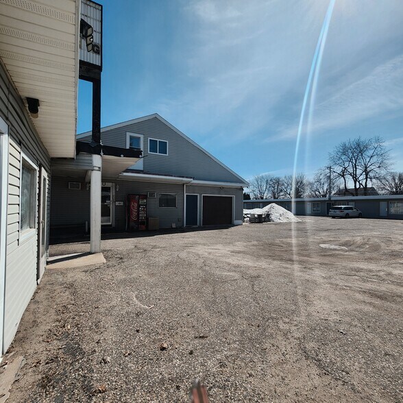 More Photos Of 1507 W Oakland Ave, Austin Hotel For Sale