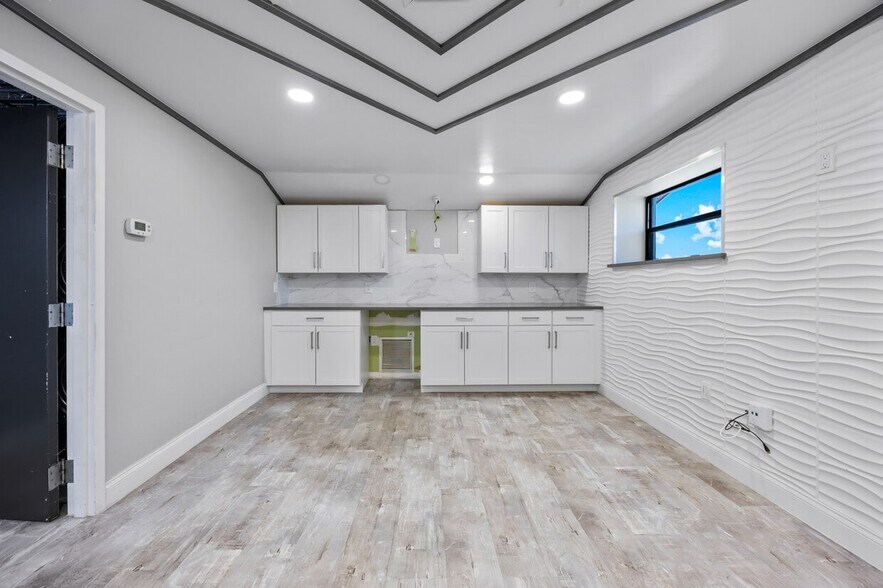 More Photos Of 1901 Danr Dr NE, Palm Bay Warehouse For Lease
