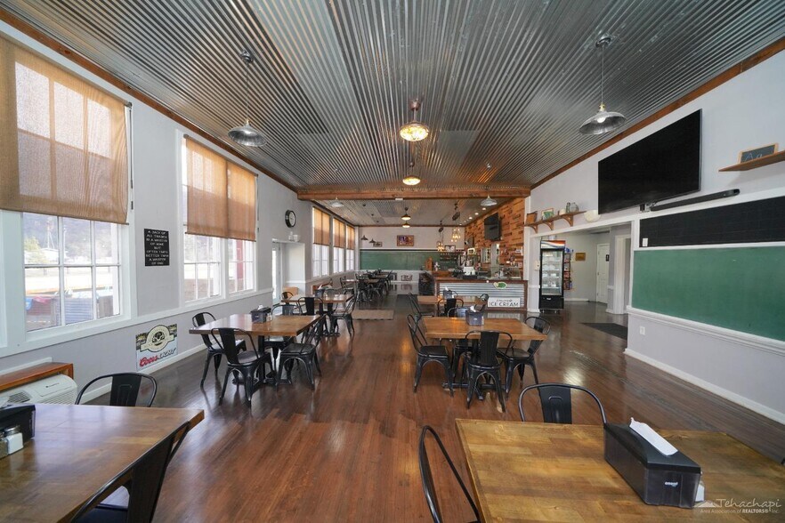 More Photos Of 15814 Caliente Creek Rd, Caliente Restaurant For Sale