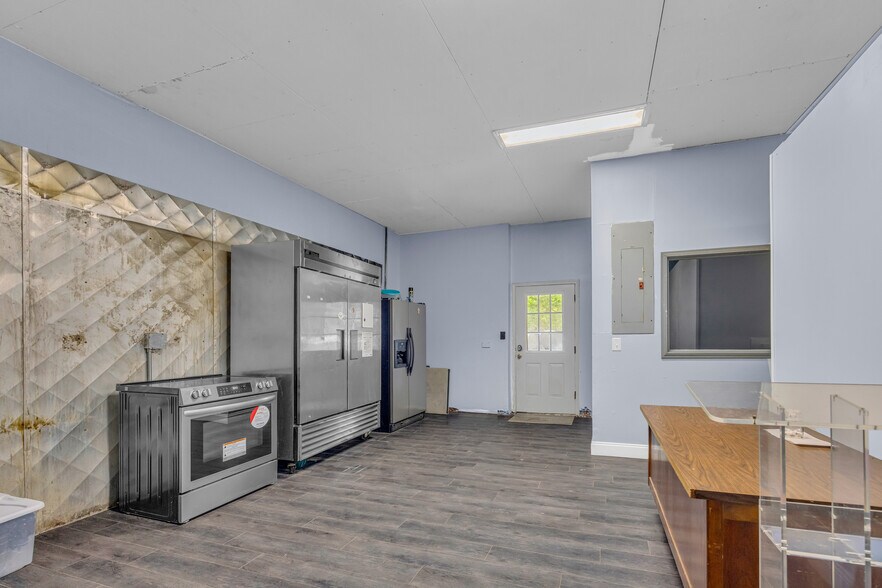 More Photos Of 252 Komplex Dr, Carnesville Warehouse For Sale