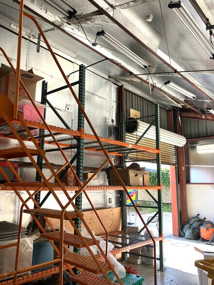 More Photos Of 3365 Union Pacific Ave, Los Angeles Manufacturing For Sale