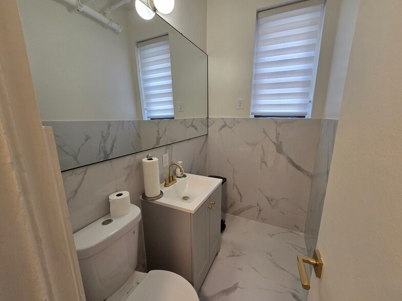 More Photos Of 850 Seventh Ave, New York Office For Lease