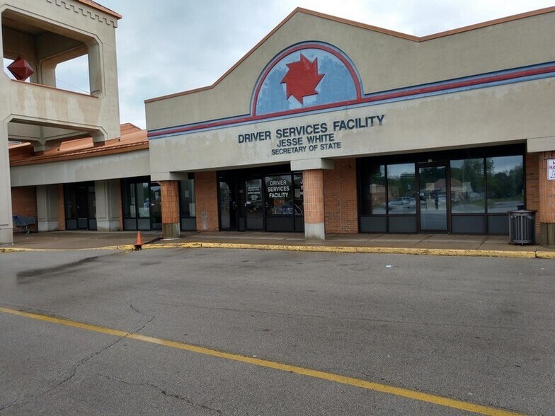 More Photos Of 3311 N Sterling Ave, Peoria General Retail For Sale