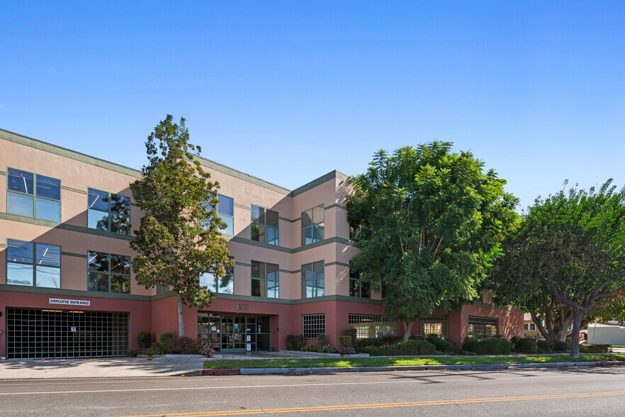 Primary Photo Of 800 S Main St, Burbank Medical For Lease