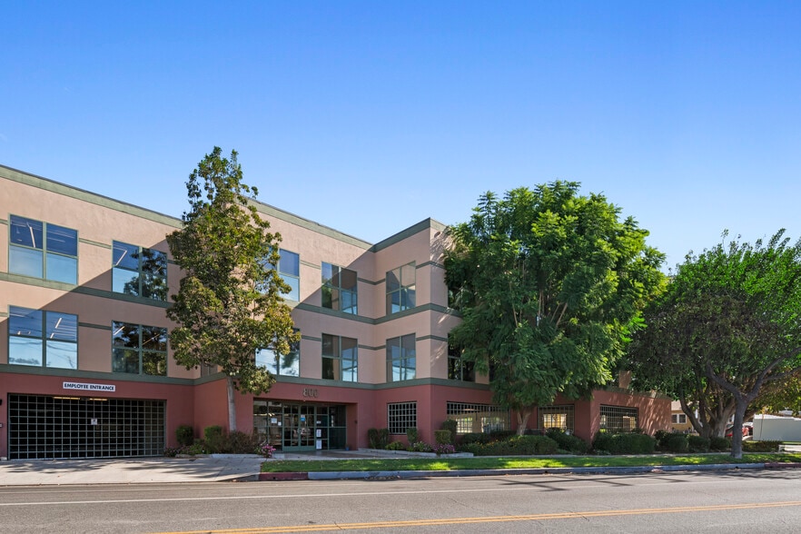 Primary Photo Of 800 S Main St, Burbank Medical For Sale