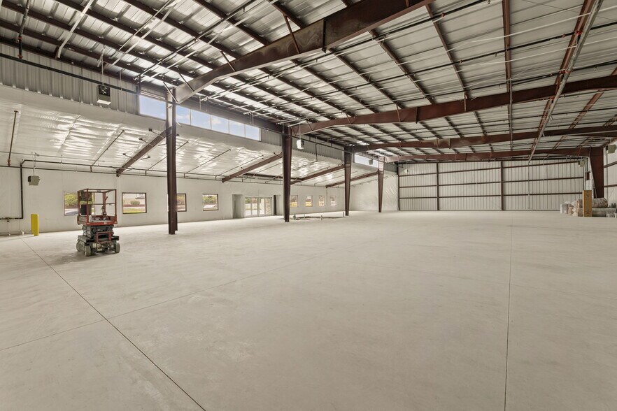 More Photos Of 10042 FM 1976, Universal City Unknown For Lease