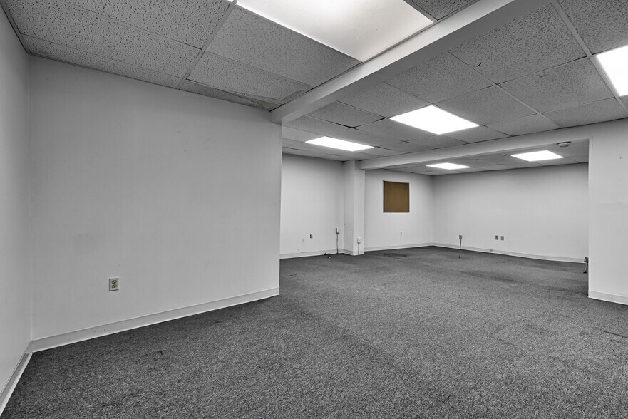 More Photos Of 457 Violet Ave, Poughkeepsie General Retail For Sale