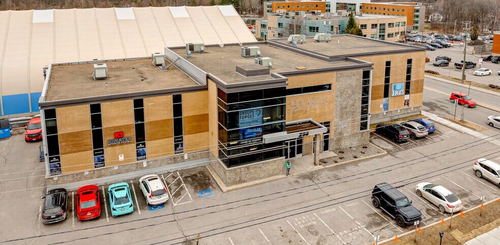 Primary Photo Of 256 Rue De Montigny, Saint-Jérôme General Retail For Lease