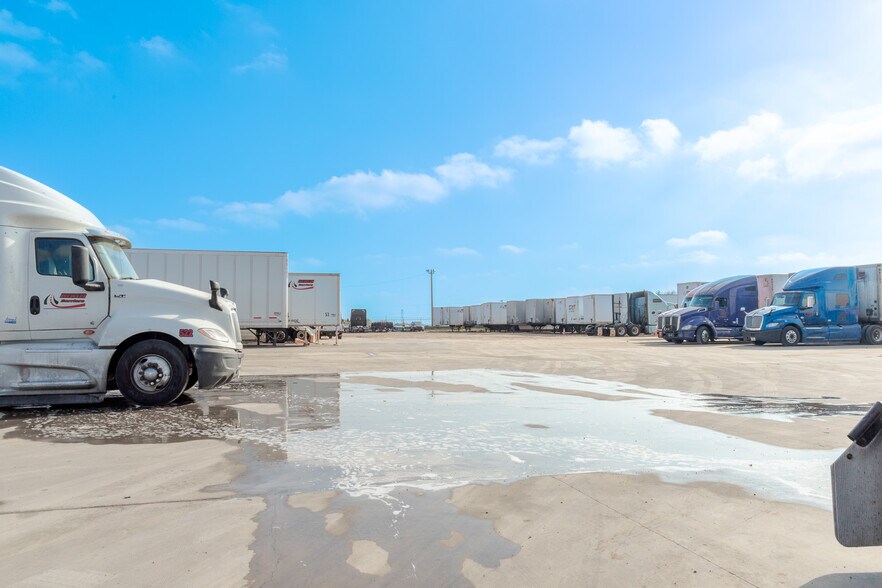 More Photos Of 119 North America Rd, Laredo Land For Sale