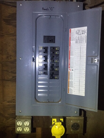 More Photos Of 770 13th St, Warrenton Warehouse For Lease