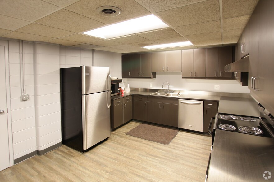 More Photos Of 2645 26th Ave S, Minneapolis Manufacturing For Lease