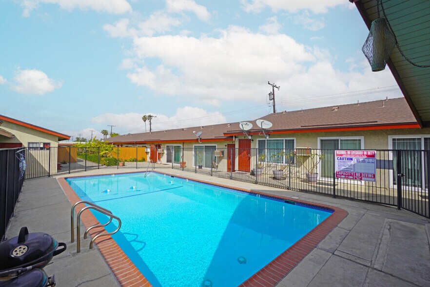 More Photos Of 6851 Dale St, Buena Park Multifamily For Sale