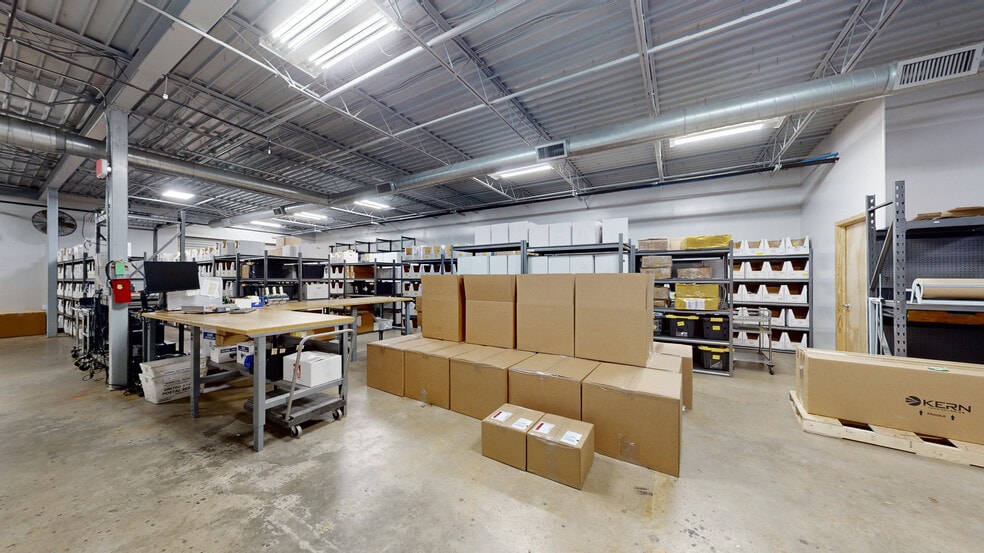 More Photos Of 1003 N Earl Rudder Fwy, Bryan Office For Sale