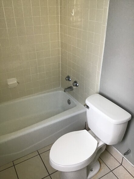 More Photos Of 2326 Norwood Ave, Norwood Apartments For Sale