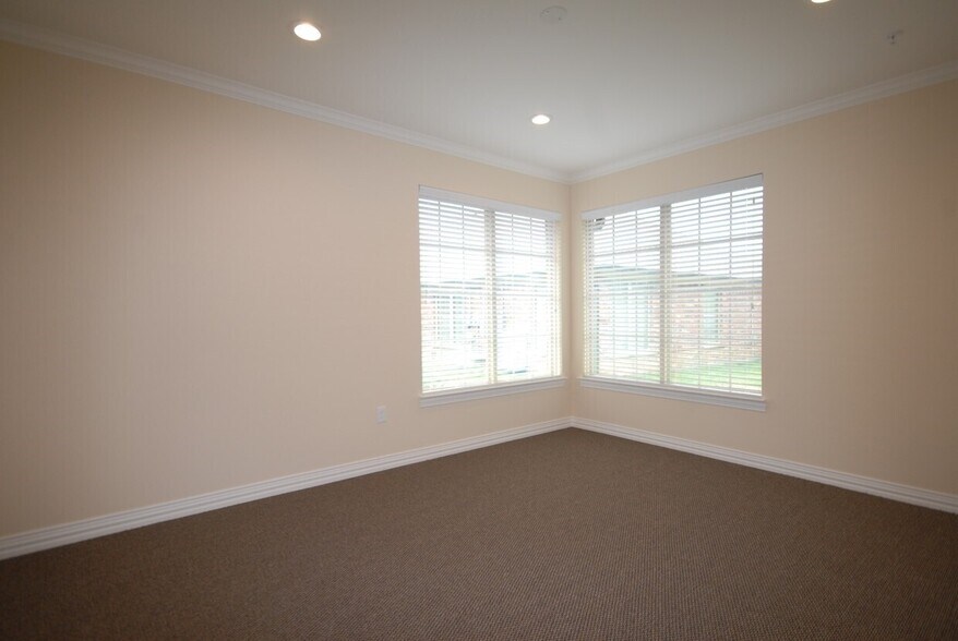 More Photos Of 425 Old Newman Rd, Frisco Medical For Lease