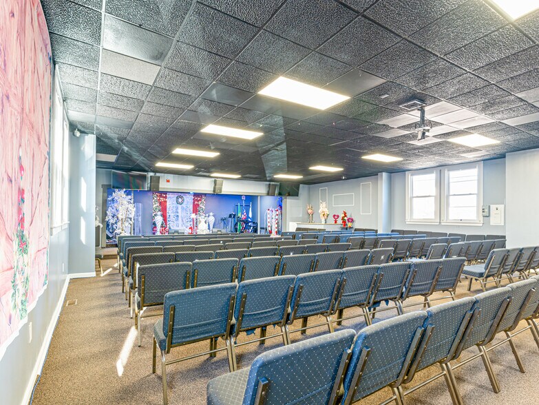 More Photos Of 29 Spruce St, Milford Religious Facility For Sale