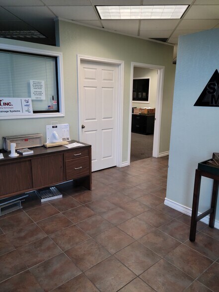 More Photos Of 10737 Gulfdale St, San Antonio Manufacturing For Lease