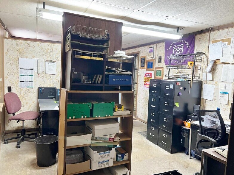 More Photos Of 511 N Marion St, Kirksville Flex For Sale