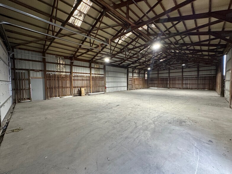 More Photos Of 1200 Lakeview Ave, Washington Court House Manufacturing For Lease