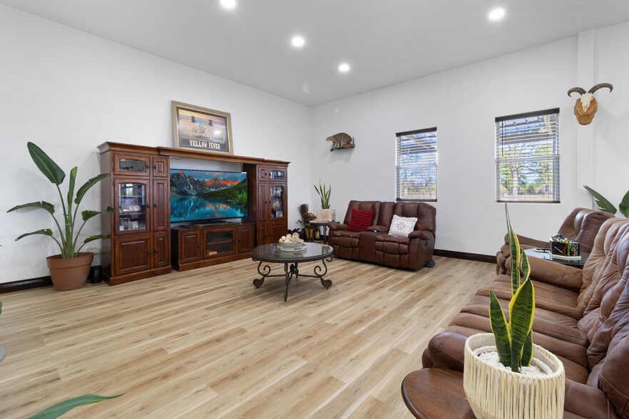 More Photos Of 3070 State Highway 19, Huntsville Specialty For Sale