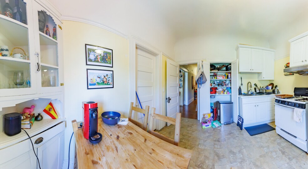 More Photos Of 667 10th St, Oakland Apartments For Sale